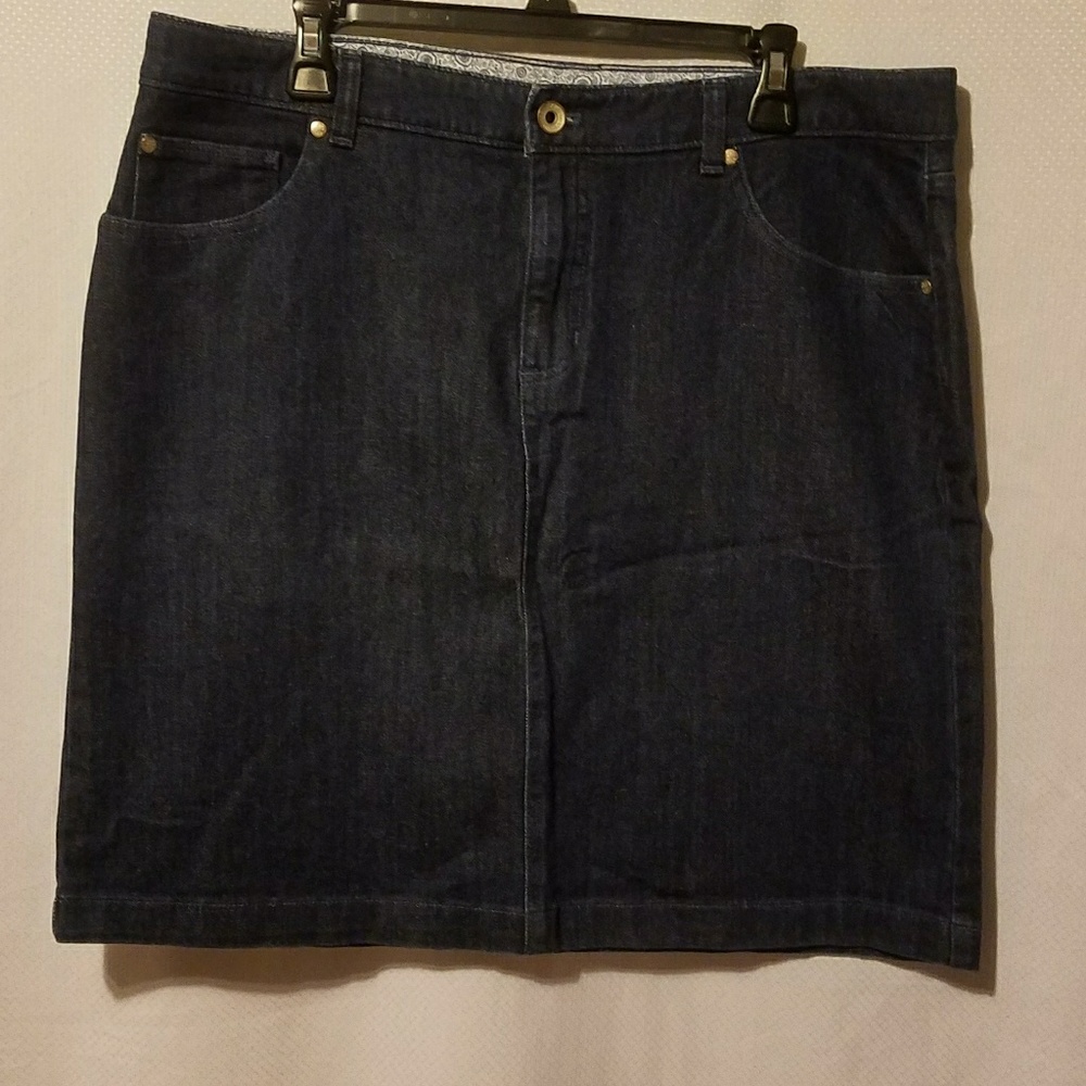 Izod jeans mini skirt. - Picture 2 of 7